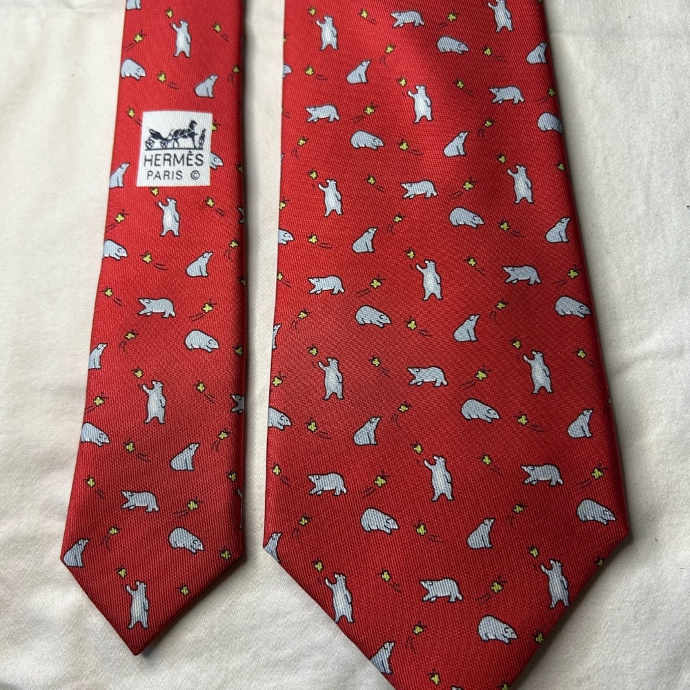 Authentic Vintage Hermés Red Tie with Polar Bear Design Style 7973 EA